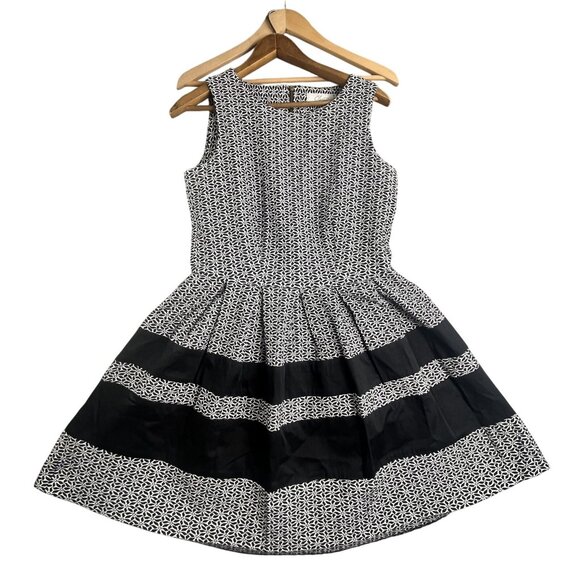 Closet Dresses & Skirts - Closet Dress Womens 12 Sleeveless Fit Flare London Geometric Zip Knee Length